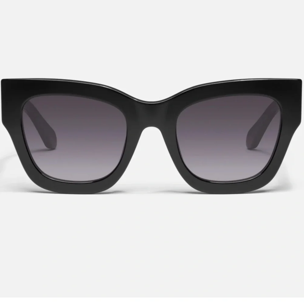 Closeout!▪️Quay Australia Black/Gold Tone By The Way Sunglasses New in Case